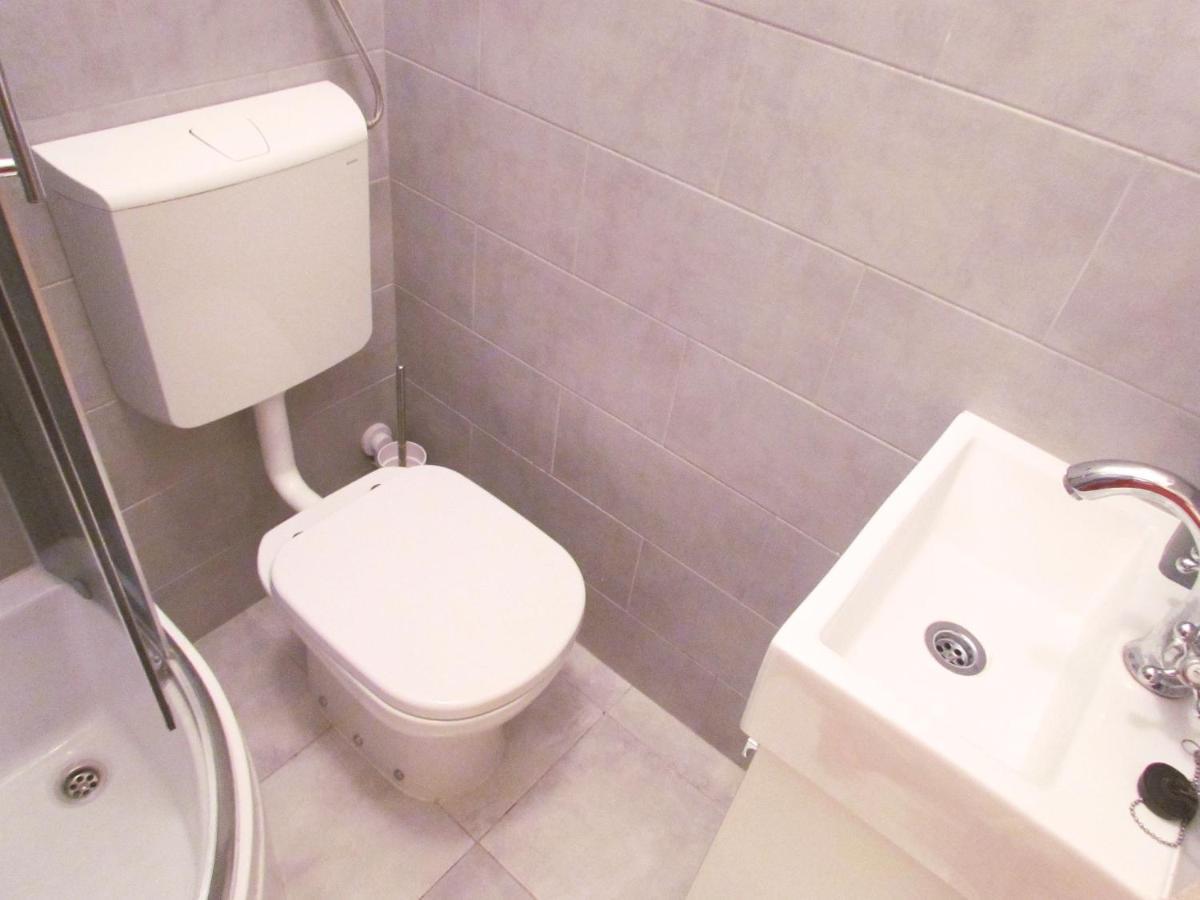 Center Studio Apartment Пула Экстерьер фото